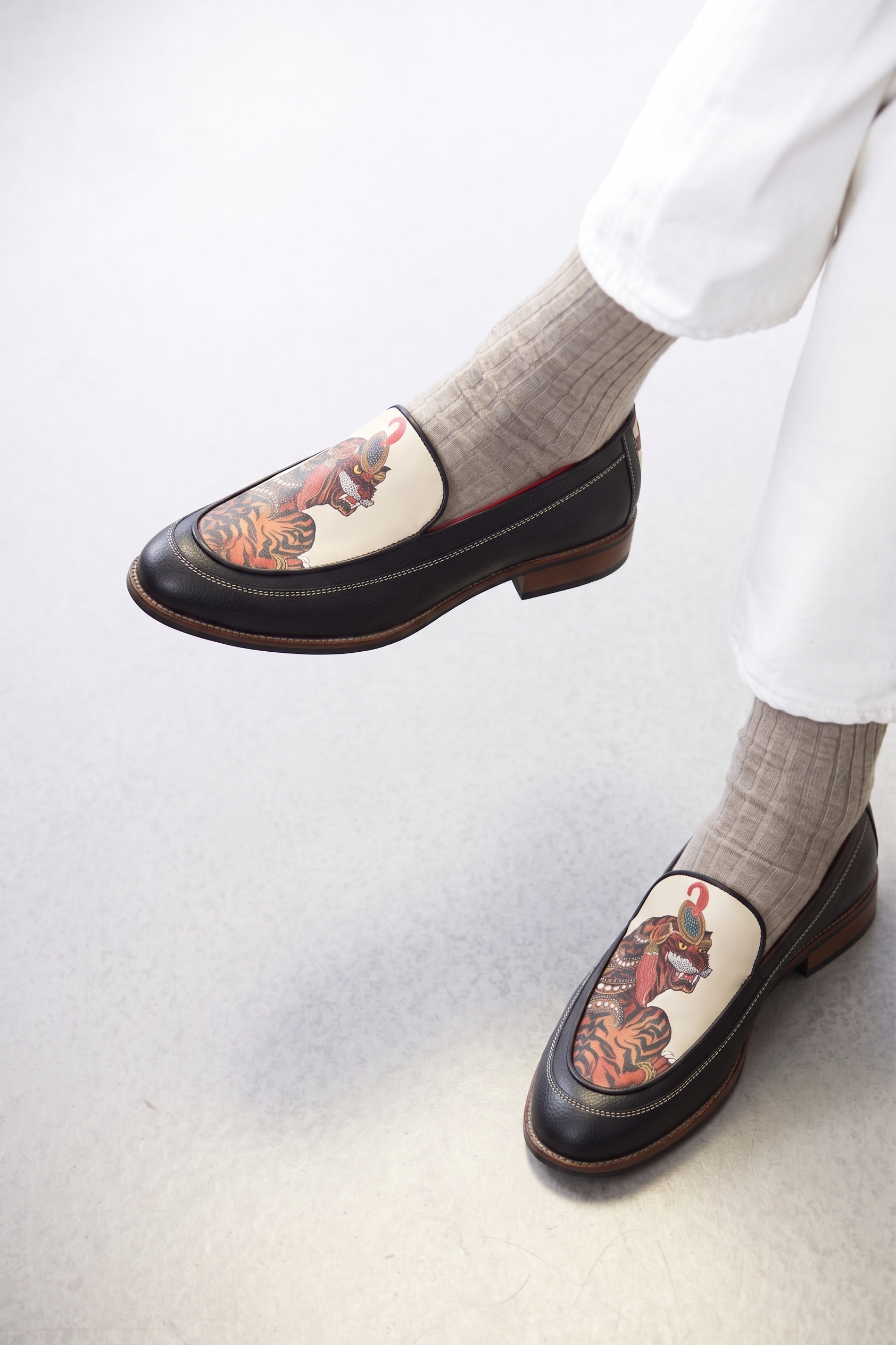 सिंह (Simha) – The Regal Protector Loafers Men