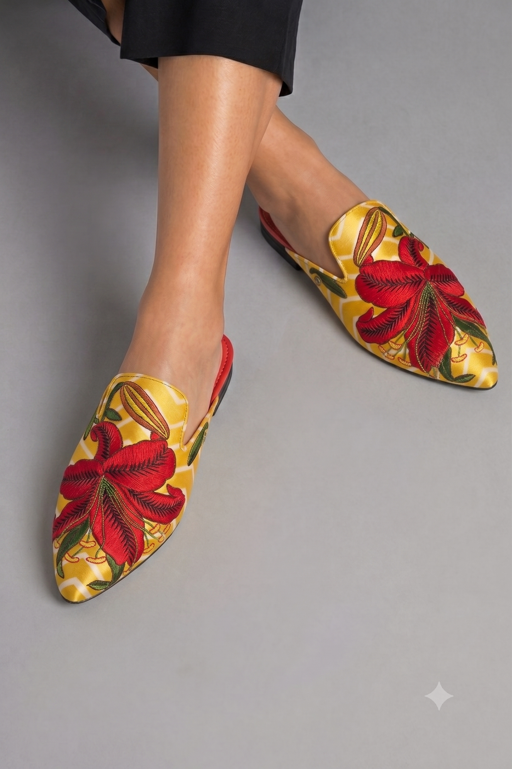 The Magical Lillies Cone Mules Women